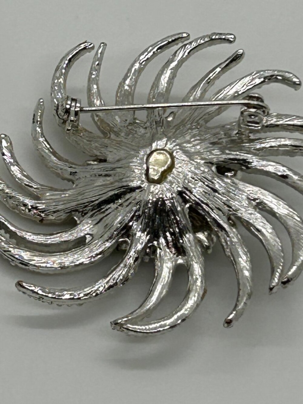 Vintage Silvertone Brooch Sunburst Starburst Swirl Rhinestone Retro Mid-Century - Picture 11 of 16